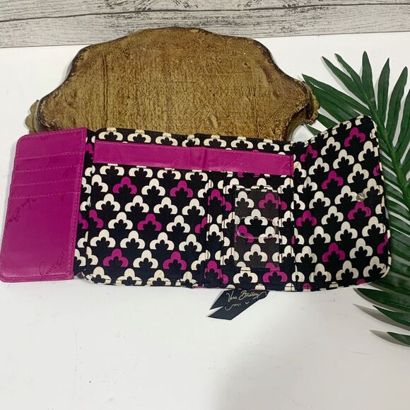 Vera Bradley Quiltet Design Snap Button Closure Wallet Women’s - Picture 4 of 9